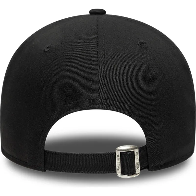 schwarze-verstellbare-curved-cap-mit-schwarzem-logo-9forty-team-outline-der-chicago-bulls-nba-von-new-era