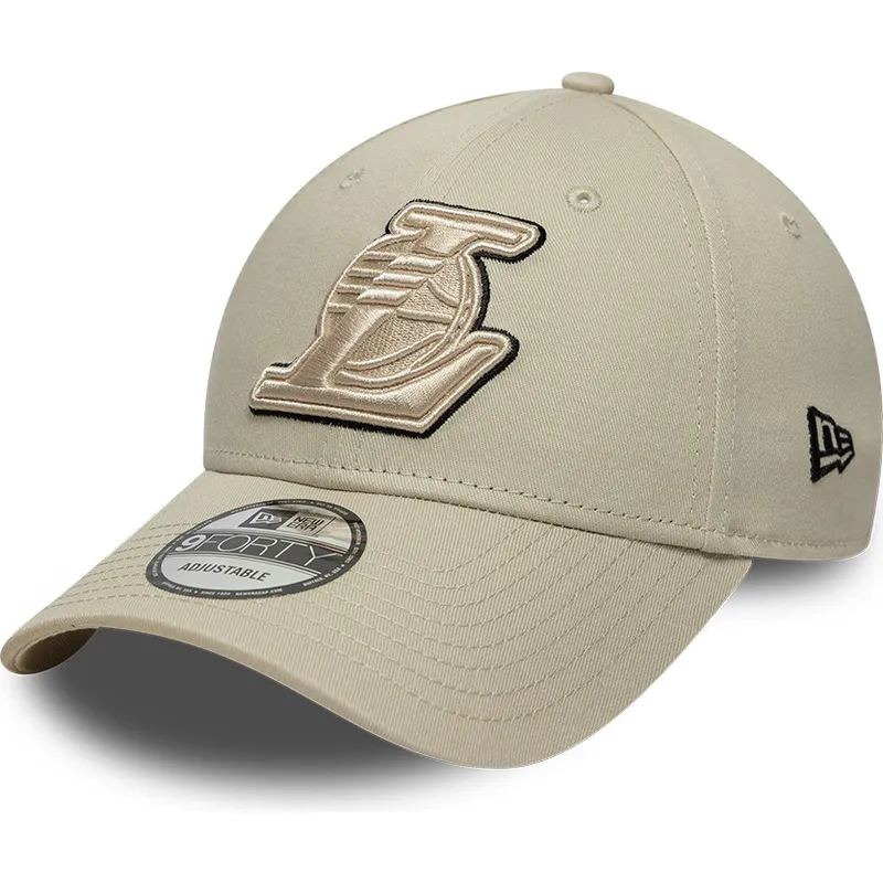 beige-verstellbare-curved-cap-mit-beigem-logo-9forty-team-outline-der-los-angeles-lakers-nba-von-new-era