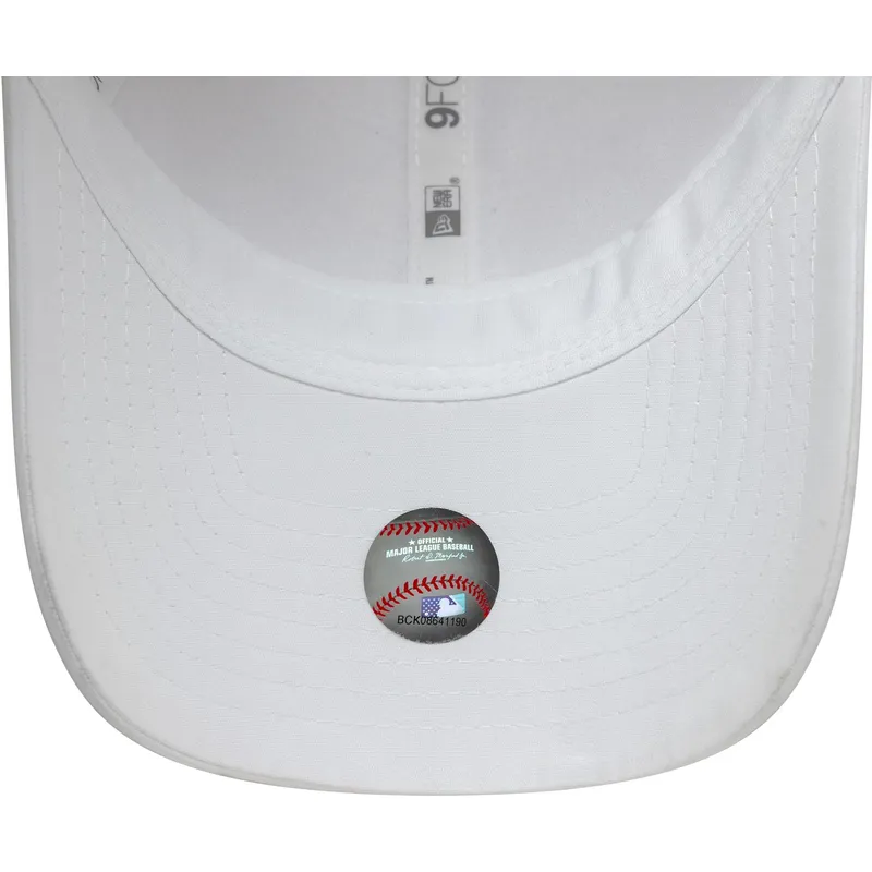 weisse-verstellbare-9forty-flawless-trucker-cap-der-new-york-yankees-mlb-von-new-era