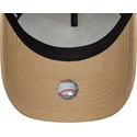 gorra-curva-marron-snapback-con-logo-negro-e-frame-league-essential-de-los-angeles-dodgers-mlb-de-new-era