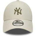 gorra-trucker-beige-ajustable-con-logo-verde-9forty-homefield-midi-de-new-york-yankees-mlb-de-new-era
