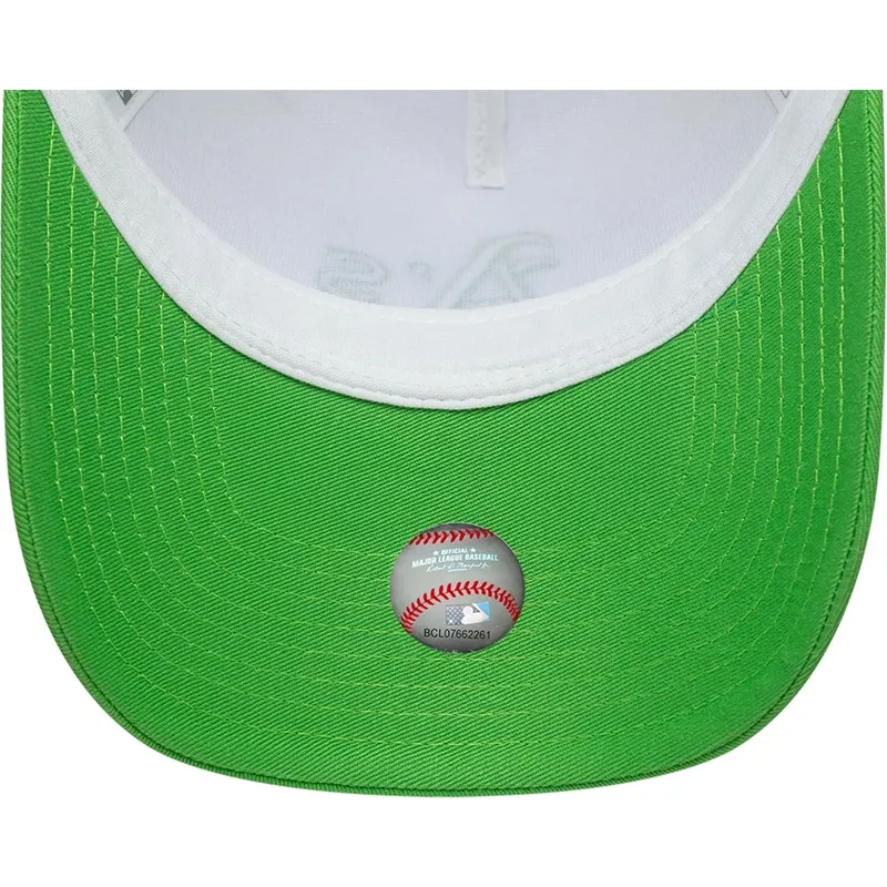 gorra-trucker-verde-y-blanca-con-logo-verde-a-frame-league-essential-de-oakland-athletics-mlb-de-new-era
