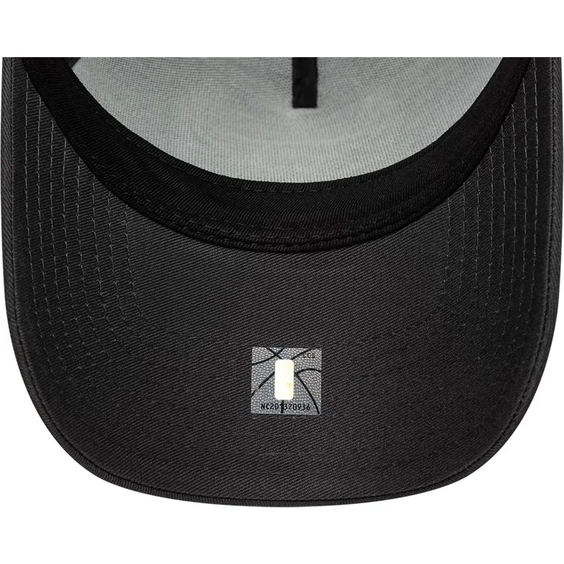 casquette-trucker-noire-avec-logo-noir-a-frame-outline-chicago-bulls-nba-new-era