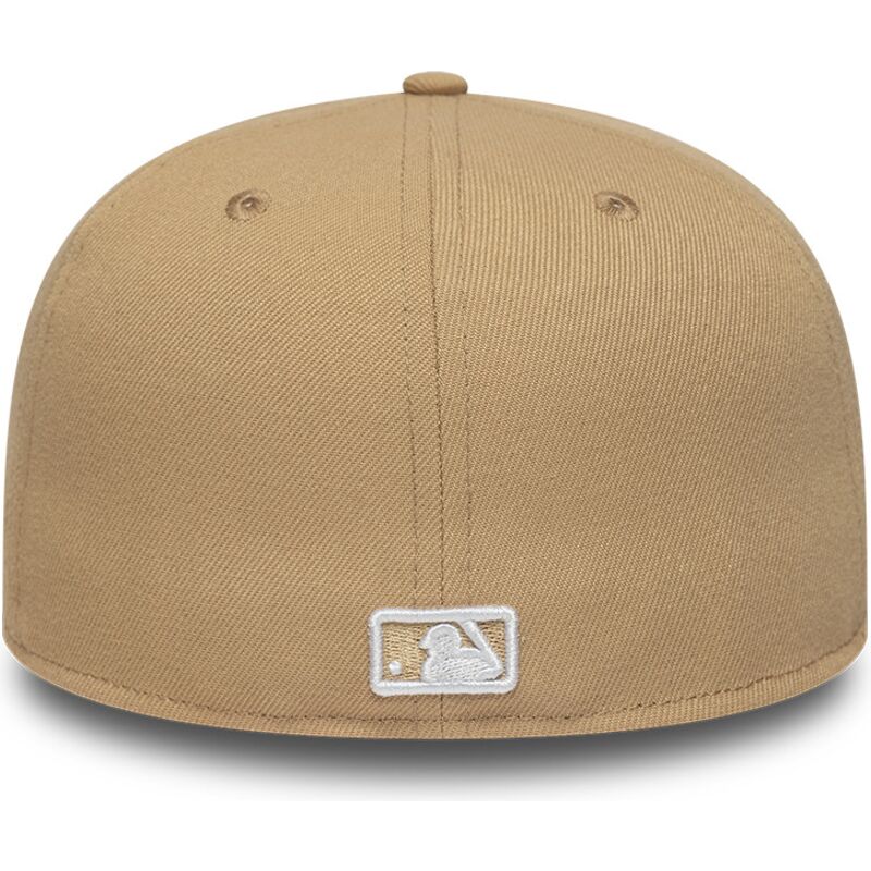 hellbraune-eng-anliegende-flat-cap-59fifty-league-essential-der-new-york-yankees-mlb-von-new-era
