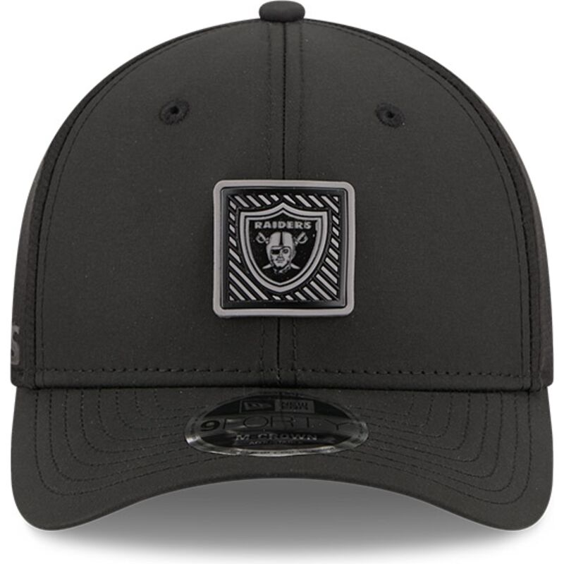 schwarze-gebogene-snapback-kappe-9forty-m-crown-training-pack-2026-der-las-vegas-raiders-nfl-von-new-era