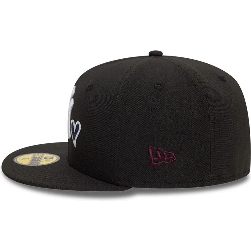 casquette-plate-noire-ajustee-59fifty-heart-icon-new-york-yankees-mlb-new-era