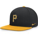 schwarze-und-gelbe-flache-snapback-kappe-dri-fit-pro-structured-square-bill-der-pittsburgh-pirates-mlb-von-nike