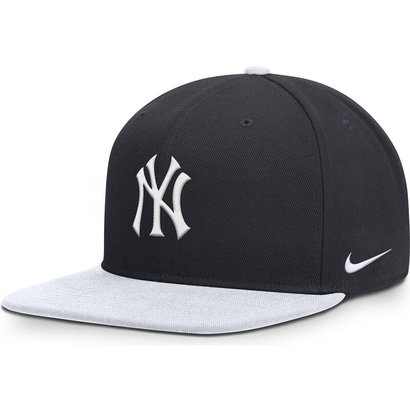 casquette-plate-bleue-marine-et-blanche-snapback-dri-fit-pro-structured-square-bill-new-york-yankees-mlb-nike
