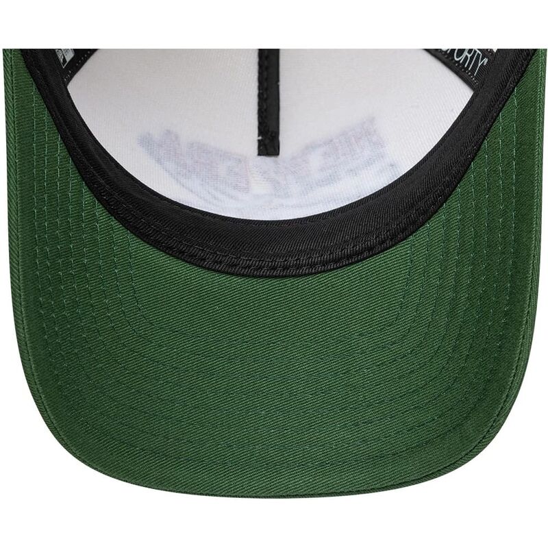 casquette-trucker-verte-et-beige-9forty-m-crown-a-frame-graphic-new-era