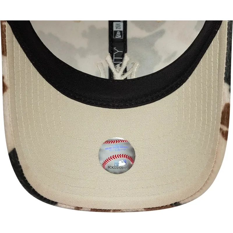 mutzen-gebogen-braun-verstellbares-band-9twenty-animal-print-der-new-york-yankees-mlb-von-new-era mutzen-gebogen-braun-verstellbares-band-9twenty-animal-print-der-new-york-yankees-mlb-von-new-era