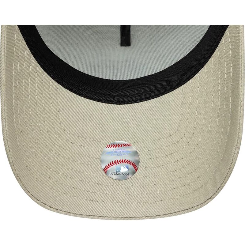 casquette-courbee-beige-snapback-avec-logo-marron-e-frame-league-essential-new-york-yankees-mlb-new-era