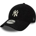 mutzen-gebogen-schwarz-snapback-9forty-winter-borg-der-new-york-yankees-mlb-von-new-era