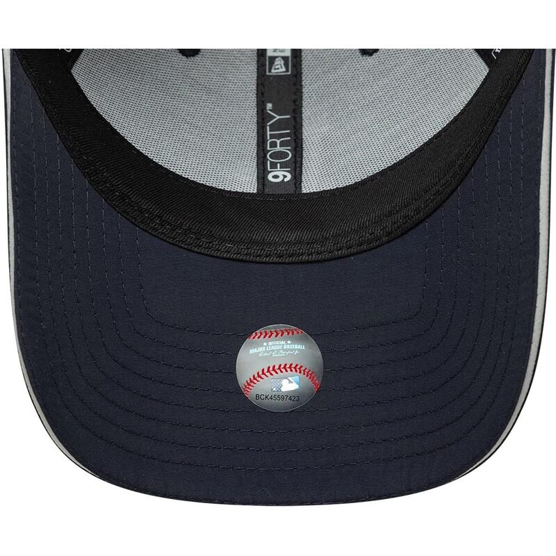 mutzen-gebogen-marineblau-verstellbares-band-9forty-recycled-der-los-angeles-dodgers-mlb-von-new-era