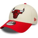 mutzen-gebogen-beige-verstellbares-band-9forty-colour-block-der-chicago-bulls-nba-von-new-era