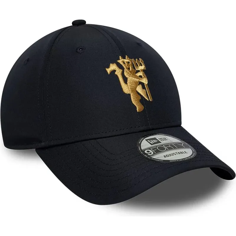 casquette-courbee-bleue-marine-ajustable-avec-logo-dore-9forty-manchester-city-football-club-premier-league-new-era casquette-courbee-bleue-marine-ajustable-avec-logo-dore-9forty-manchester-city-football-club-premier-league-new-era