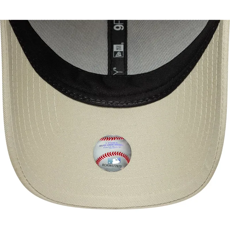 mutzen-gebogen-beige-verstellbares-band-9forty-faux-pony-infill-der-los-angeles-dodgers-mlb-von-new-era