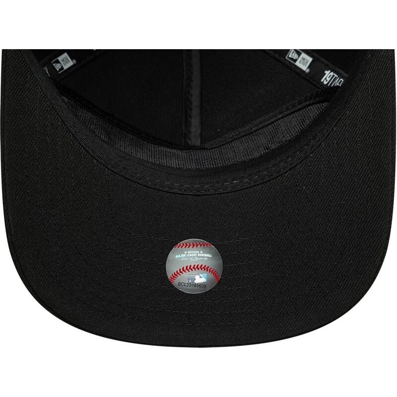 mutzen-gebogen-schwarz-snapback-19twenty-graphic-der-new-york-yankees-mlb-von-new-era