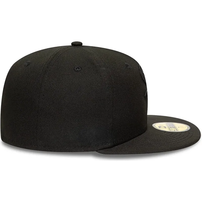casquette-plate-noire-ajustee-avec-logo-noir-59fifty-chicago-white-sox-mlb-new-era