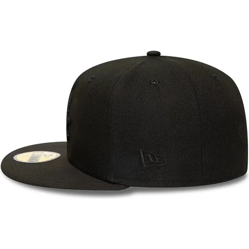 casquette-plate-noire-ajustee-avec-logo-noir-59fifty-chicago-white-sox-mlb-new-era