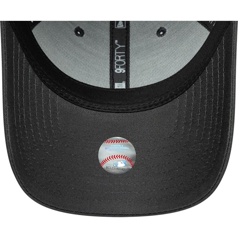 mutzen-gebogen-grau-verstellbares-band-9forty-metallic-outline-der-new-york-yankees-mlb-von-new-era