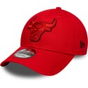 casquette-courbee-rouge-ajustable-avec-logo-rouge-9forty-outline-chicago-bulls-nba-new-era