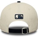 mutzen-gebogen-beige-verstellbares-band-9forty-m-crown-cord-der-new-york-yankees-mlb-von-new-era
