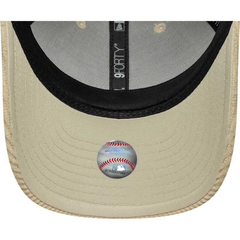 mutzen-gebogen-beige-verstellbares-band-9forty-m-crown-cord-der-new-york-yankees-mlb-von-new-era