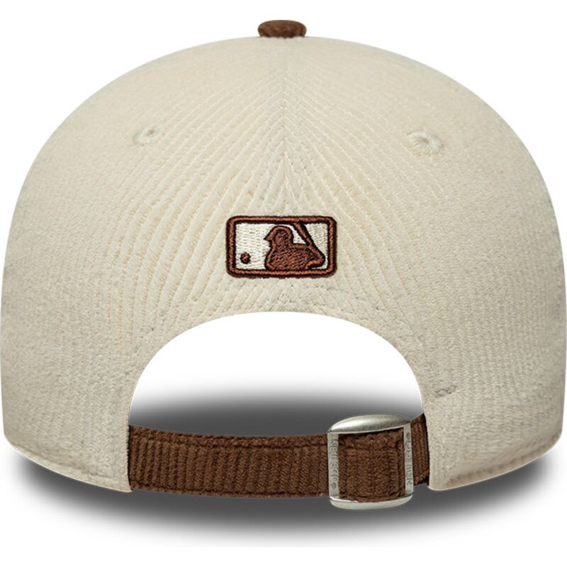 casquette-courbee-marron-et-beige-ajustable-avec-logo-marron-9forty-m-crown-cord-new-york-yankees-mlb-new-era