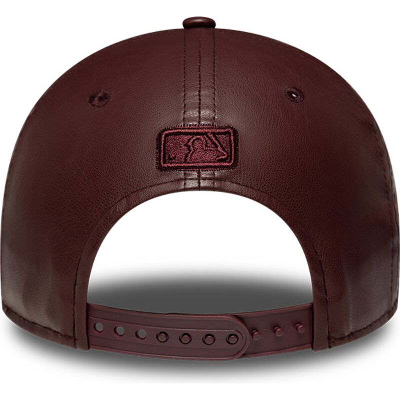 casquette-courbee-marron-snapback-pour-femme-9forty-m-crown-pu-diamante-new-york-yankees-mlb-new-era