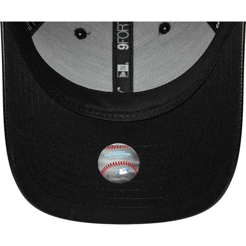 mutzen-gebogen-schwarz-snapback-9forty-m-crown-pu-diamante-der-new-york-yankees-mlb-von-new-era