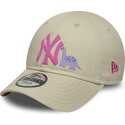 casquette-courbee-beige-ajustable-pour-enfant-avec-logo-rose-9forty-dino-icon-new-york-yankees-mlb-new-era