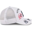 casquette-trucker-blanche-9forty-m-crown-a-frame-all-over-new-york-yankees-mlb-new-era