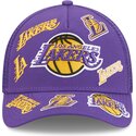 mutzen-gebogen-violett-snapback-9forty-m-crown-a-frame-all-over-der-los-angeles-lakers-nba-von-new-era