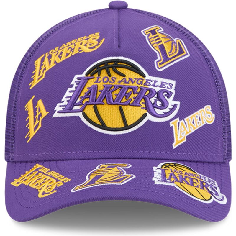 mutzen-gebogen-violett-snapback-9forty-m-crown-a-frame-all-over-der-los-angeles-lakers-nba-von-new-era