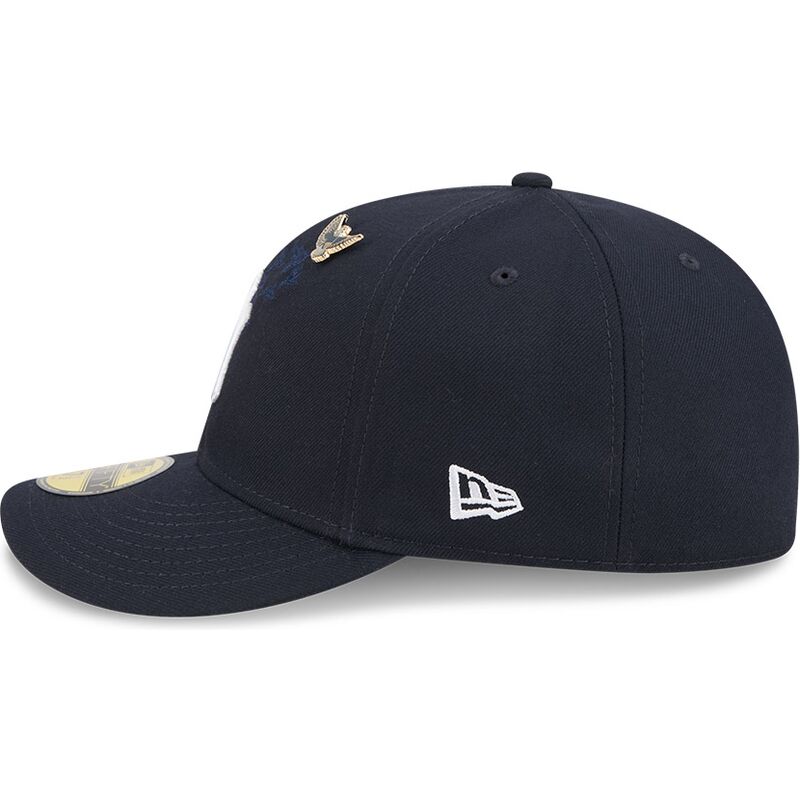 casquette-courbee-bleue-marine-ajustee-59fifty-pin-na-lifestyle-f1-new-york-yankees-mlb-new-era