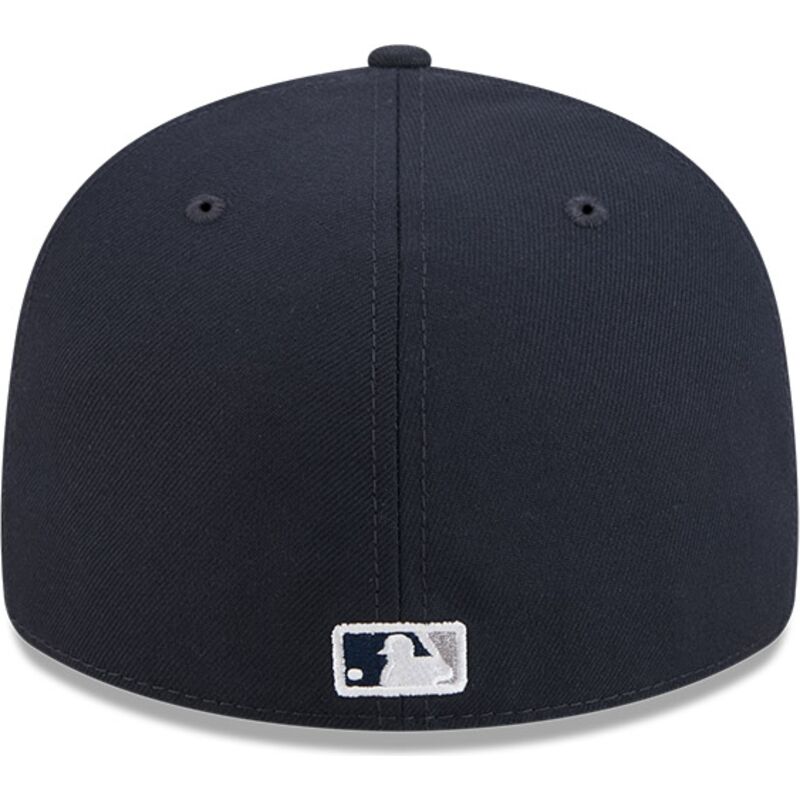 casquette-courbee-bleue-marine-ajustee-59fifty-pin-na-lifestyle-f1-new-york-yankees-mlb-new-era