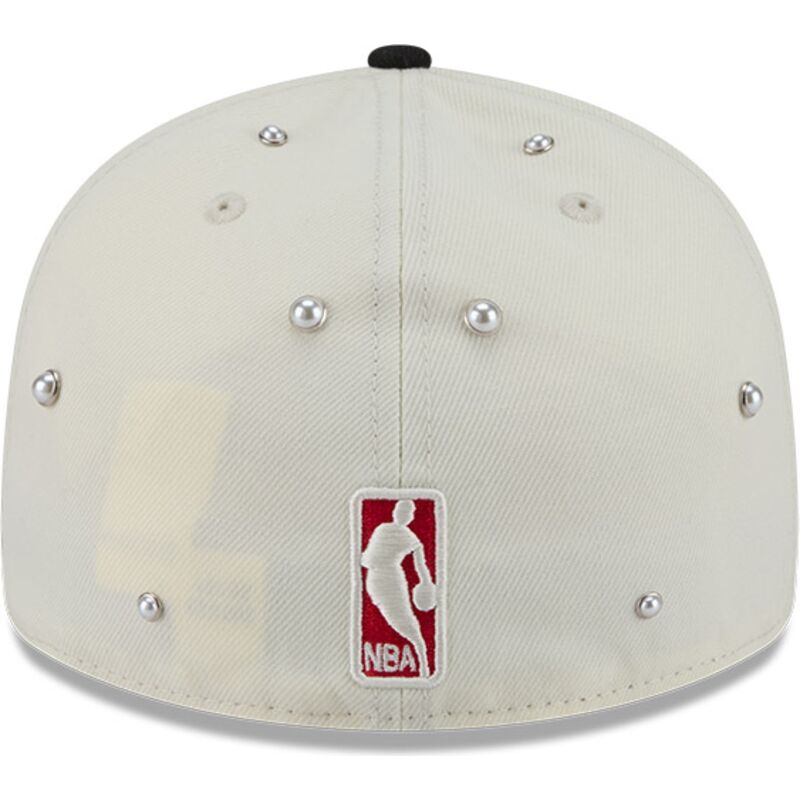 mutzen-gebogen-beige-angepasst-59fifty-beads-na-lifestyle-f1-der-chicago-bulls-nba-von-new-era