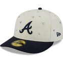 mutzen-gebogen-beige-angepasst-59fifty-beads-na-lifestyle-f1-der-atlanta-braves-mlb-von-new-era