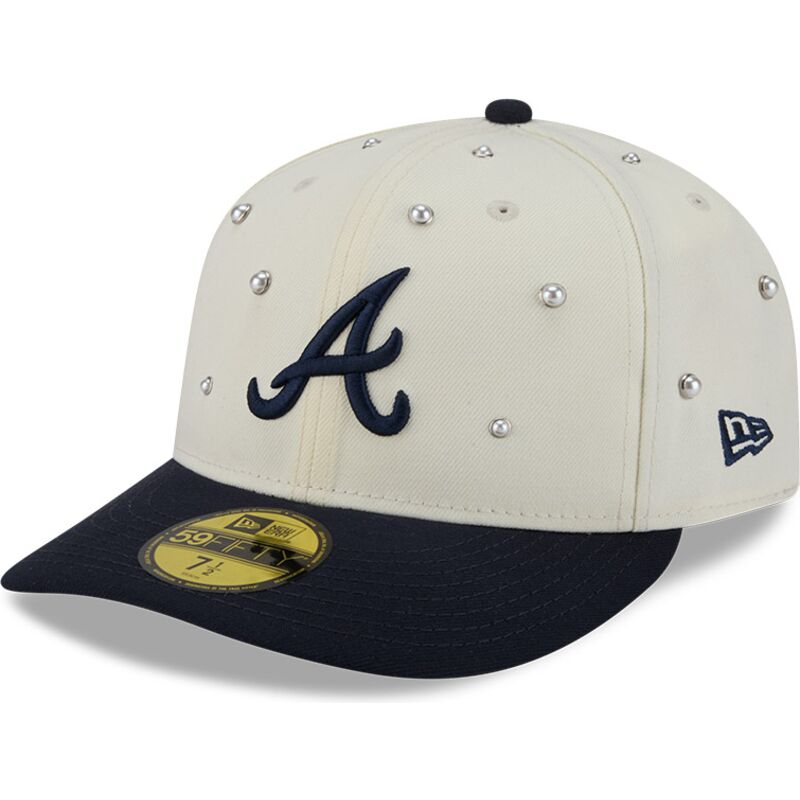 casquette-courbee-beige-et-bleue-marine-ajustee-59fifty-beads-na-lifestyle-f1-atlanta-braves-mlb-new-era