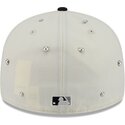 casquette-courbee-beige-et-noire-ajustee-59fifty-beads-na-lifestyle-f1-chicago-white-sox-mlb-new-era