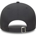 mutzen-gebogen-grau-verstellbares-band-9forty-recycled-der-chicago-bulls-nba-von-new-era