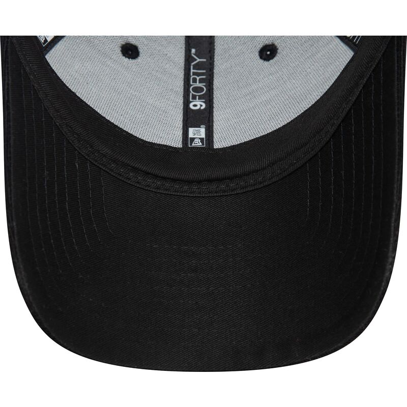 casquette-courbee-noire-ajustable-avec-logo-noir-9forty-baby-cord-stade-toulousain-top-14-new-era casquette-courbee-noire-ajustable-avec-logo-noir-9forty-baby-cord-stade-toulousain-top-14-new-era