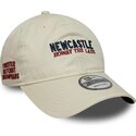 casquette-courbee-beige-ajustable-9twenty-wordmark-howay-the-lads-newcastle-united-football-club-premier-league-new-era