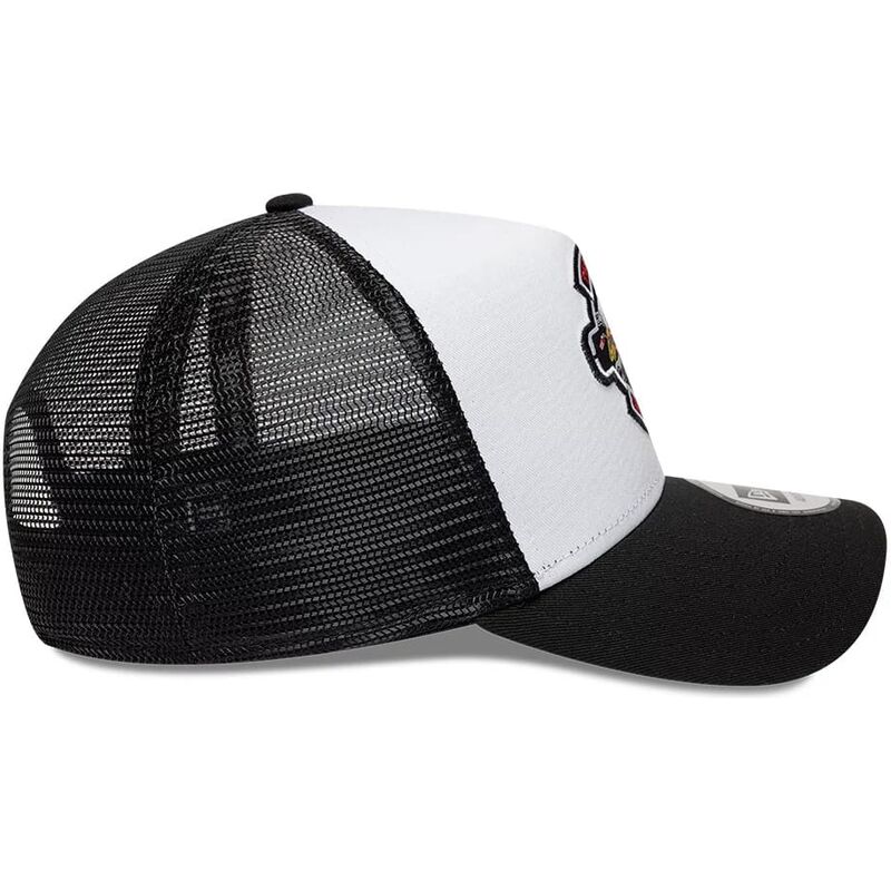 mutzen-gebogen-schwarz-snapback-a-frame-location-icon-der-pigs-eye-garage-von-new-era