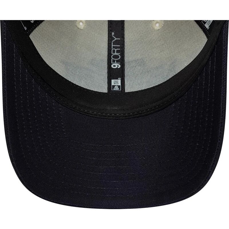 casquette-courbee-beige-et-bleue-marine-ajustable-9forty-m-crown-wordmark-buffalo-new-york-new-era casquette-courbee-beige-et-bleue-marine-ajustable-9forty-m-crown-wordmark-buffalo-new-york-new-era