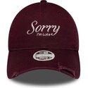 casquette-courbee-grenat-ajustable-pour-femme-9twenty-slogan-sorry-i-m-late-new-era