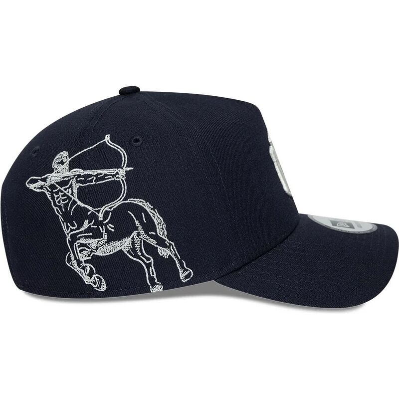 casquette-courbee-bleue-marine-snapback-e-frame-mythical-icon-new-york-yankees-mlb-new-era