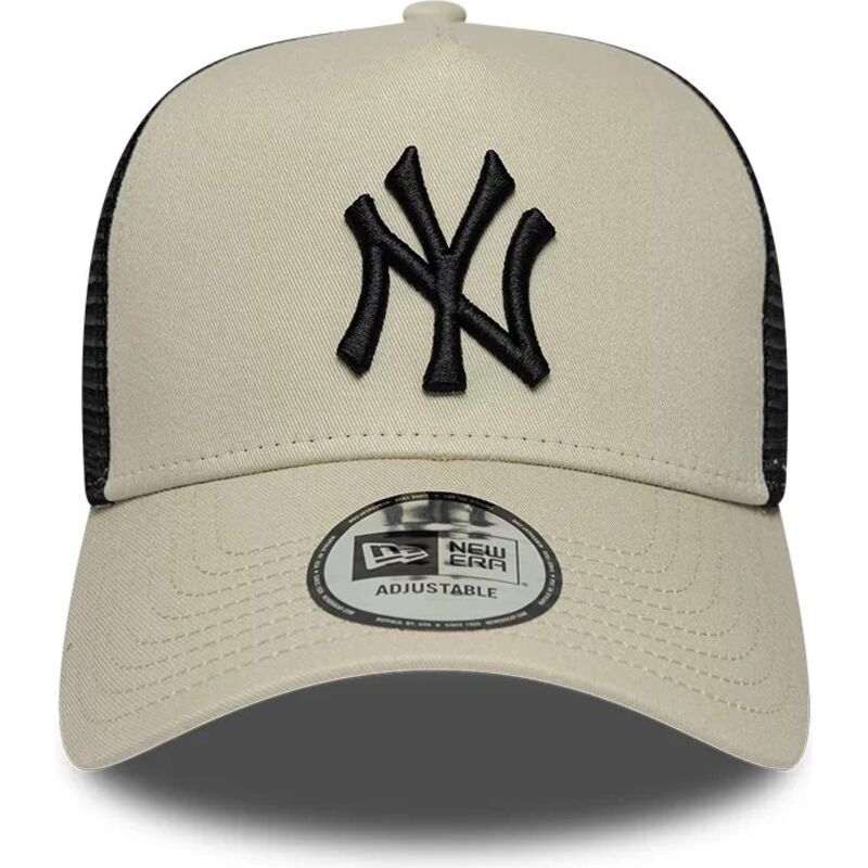 casquette-trucker-beige-et-noire-avec-logo-noir-a-frame-league-essential-new-york-yankees-mlb-new-era casquette-trucker-beige-et-noire-avec-logo-noir-a-frame-league-essential-new-york-yankees-mlb-new-era