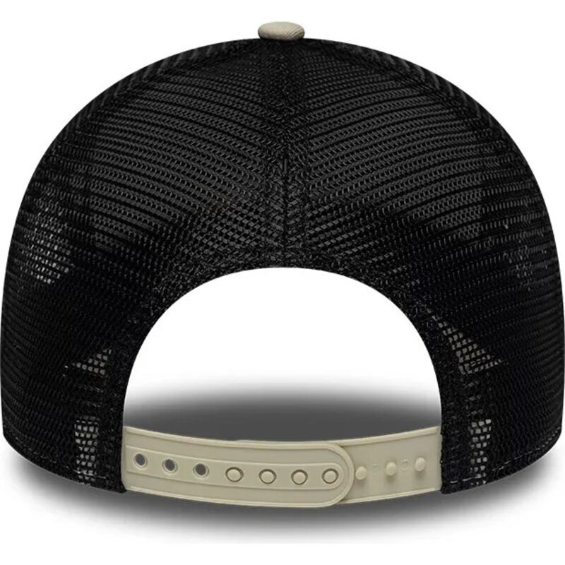 casquette-trucker-beige-et-noire-avec-logo-noir-a-frame-league-essential-new-york-yankees-mlb-new-era casquette-trucker-beige-et-noire-avec-logo-noir-a-frame-league-essential-new-york-yankees-mlb-new-era