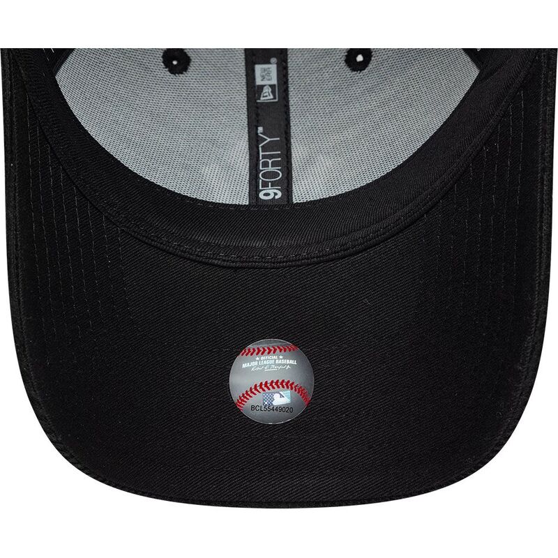 casquette-courbee-noire-snapback-9forty-entry-cord-new-york-yankees-mlb-new-era casquette-courbee-noire-snapback-9forty-entry-cord-new-york-yankees-mlb-new-era
